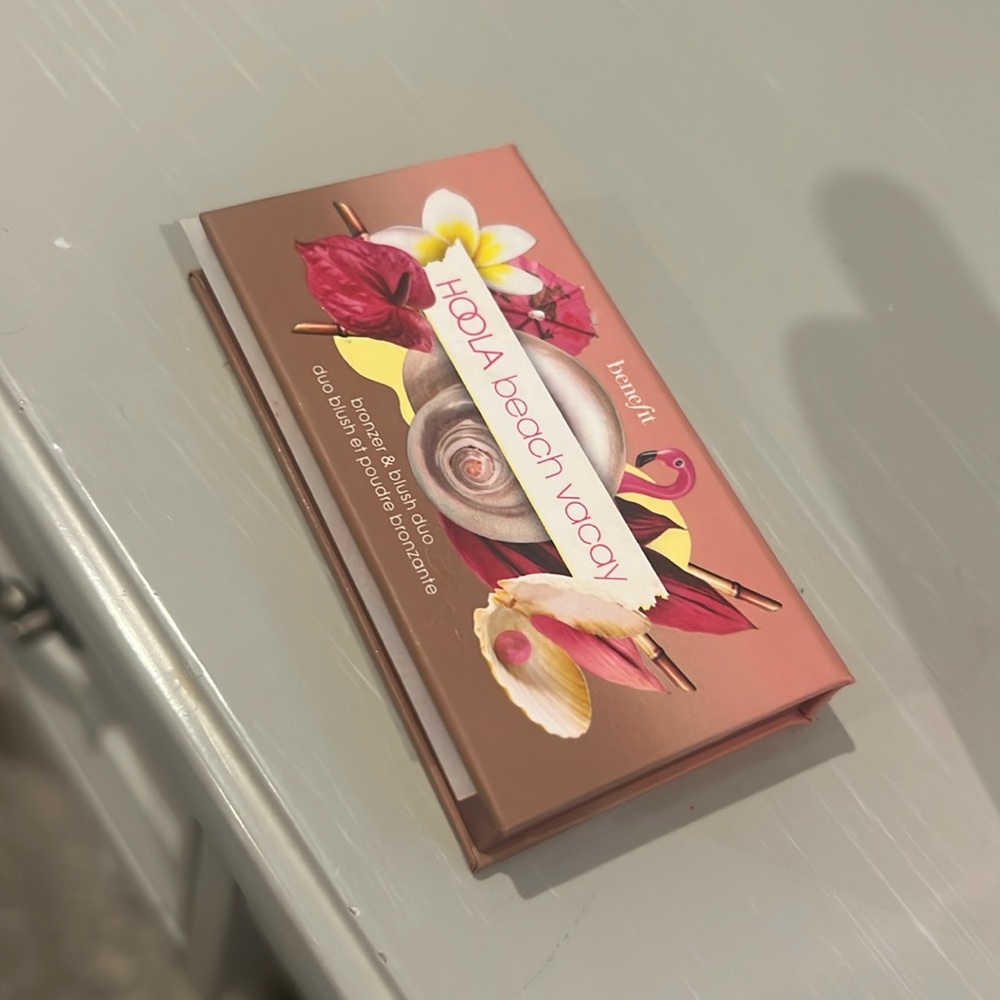 Never used hoola benefit beach vacay bronzer and blush duo